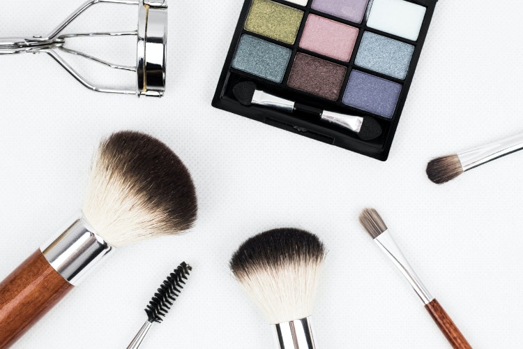Cómo lavar las brochas de maquillaje