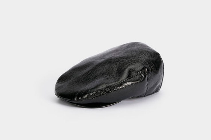 boinas-charol-negra-parfois