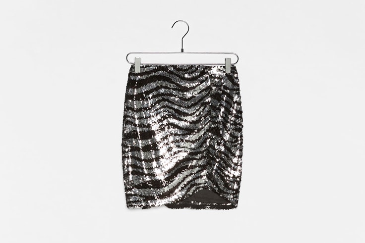 falda-de-lentejuelas-estampado-cebra-plata-negro-bershka