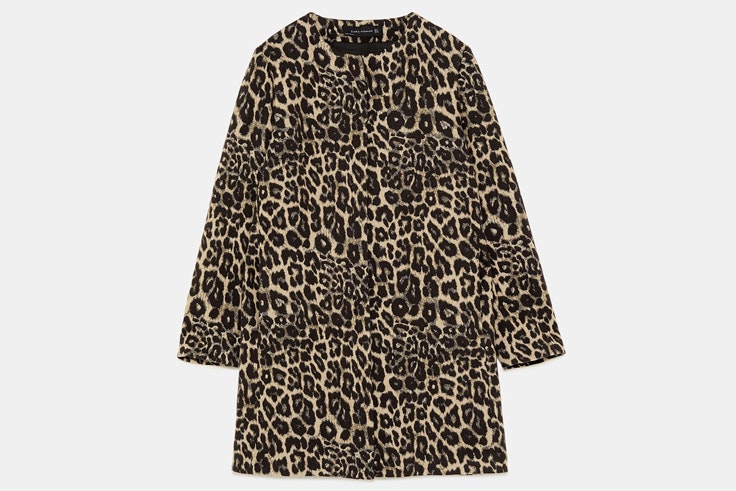 abrigo-estampado-leopardo-zara