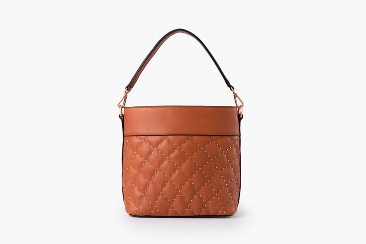 bolso-marron-tachuelas-plata-paco-martinez