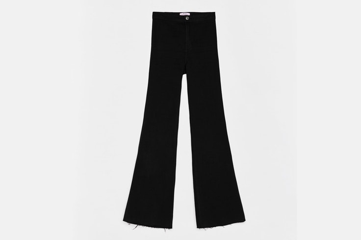 pantalon-negro-acampanado-largo-bershka