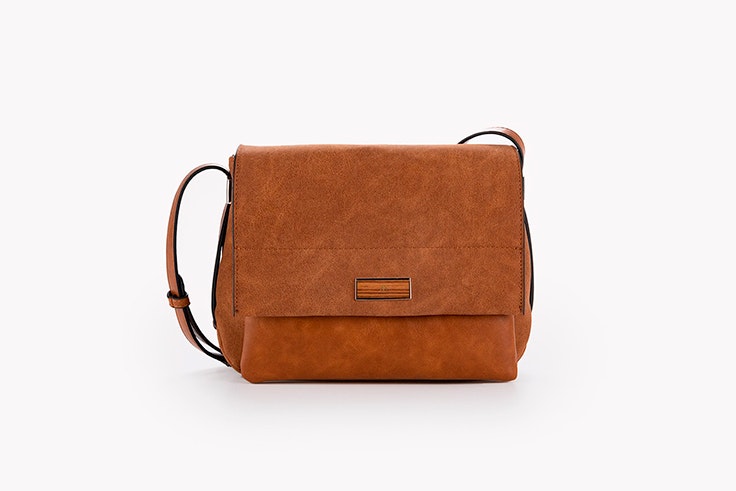 bolso marron camel bandolera paco martinez