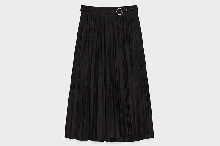 falda midi plisada negra con hebilla bershka