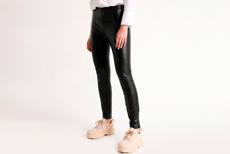 pantalon negro polipiel pimkie
