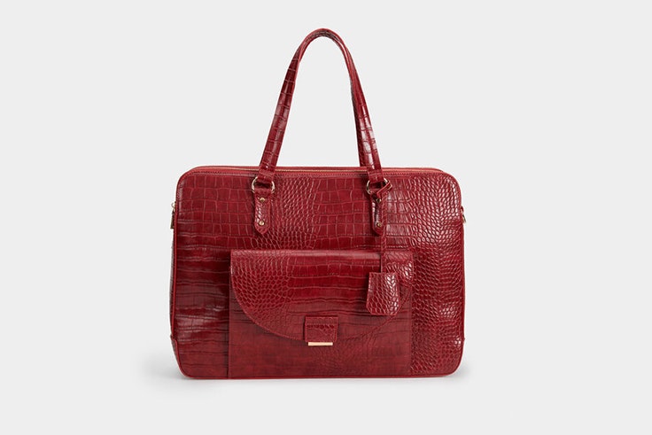 bolso maletín color rojo textura cocodrilo parfois