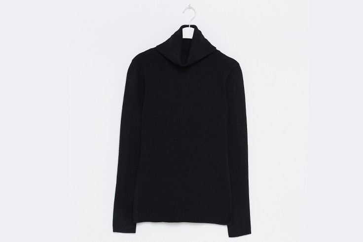 Jersey de cuello alto en color negro de Sfera
