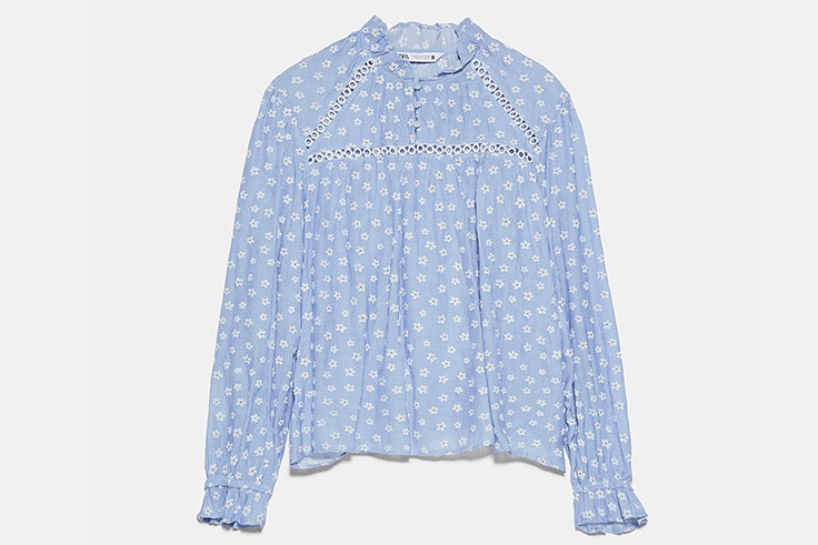 Camisa con estampado de flores azul novedades de zara primavera verano
