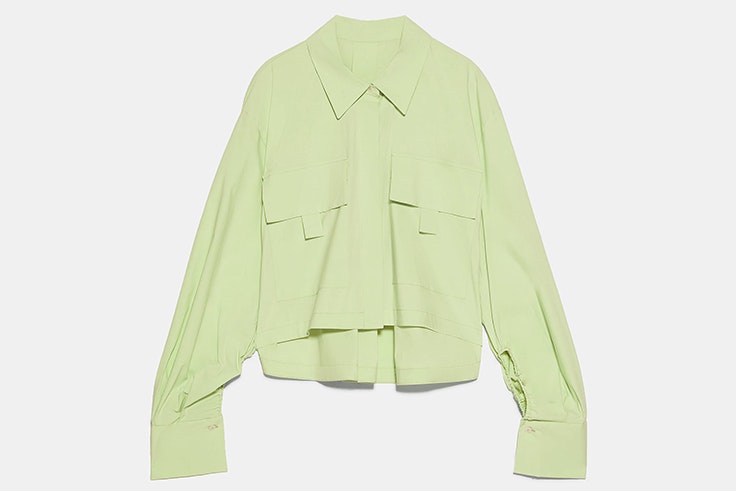 Camisa de popelín en color verde con detalle de bolsillos novedades de zara primavera verano