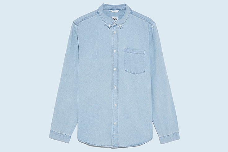 Camisa vaquera en azul claro de Zara