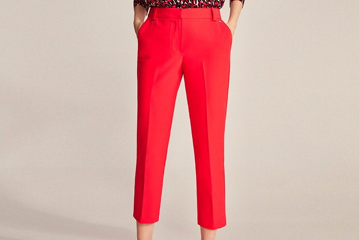 Pantalón rojo de traje de Cortefiel