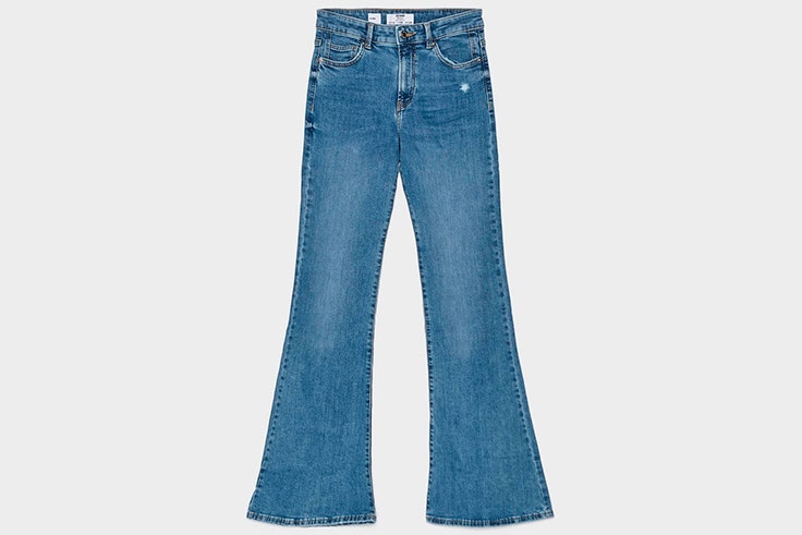 Pantalones vaqueros campana de Bershka