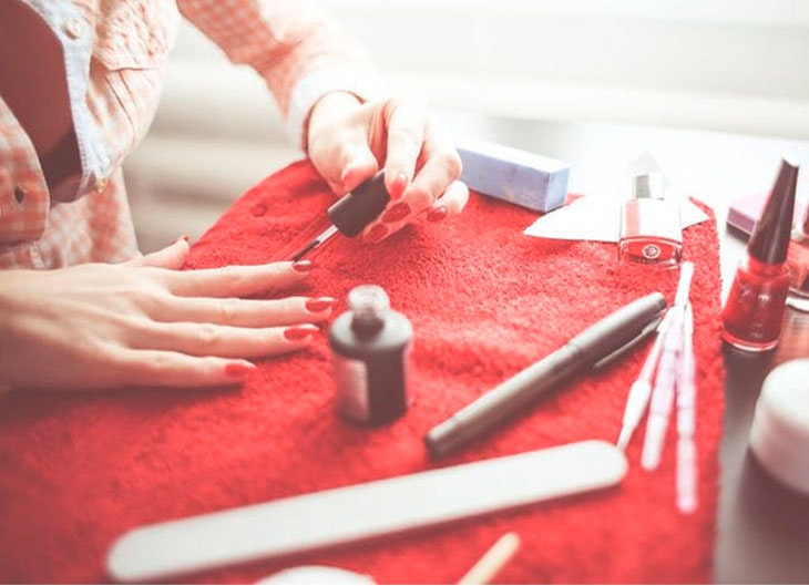 Cómo pintarse las uñas de forma profesional