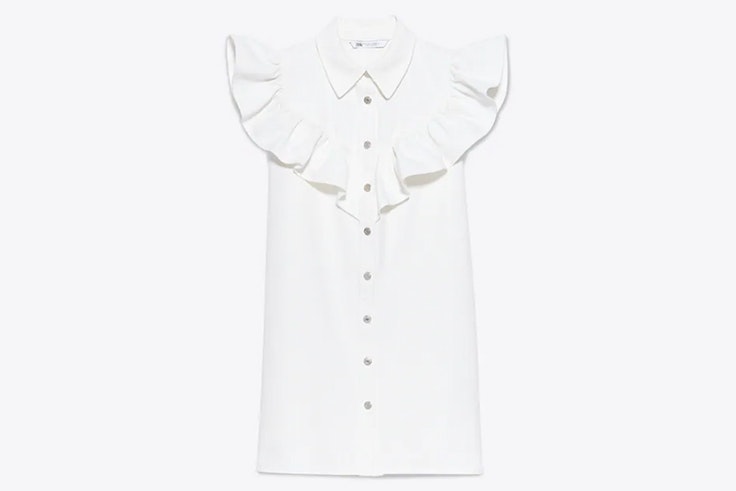 Vestido blanco con volantes de Zara