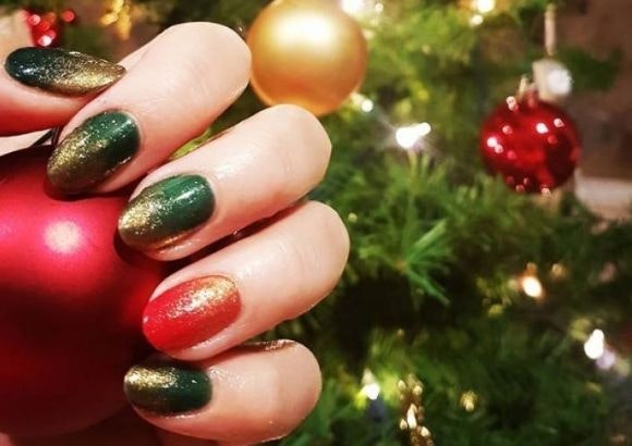 Manicura roja y verde Navidad