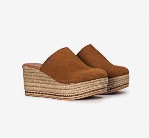 Zuecos de Cortefiel para decirle adiós al outfit con zapatillas