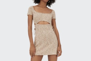 Los vestidos ‘cut-out’ de Stradivarius.