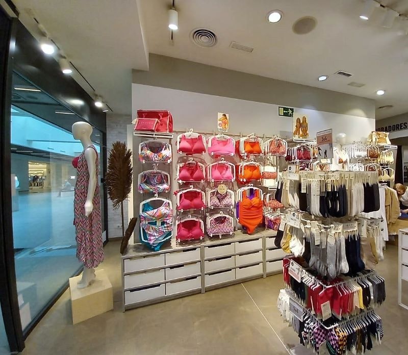 7ce1721b-c30d-46e3-be8c-5a30df458463.CALZEDONIA (2).jpg