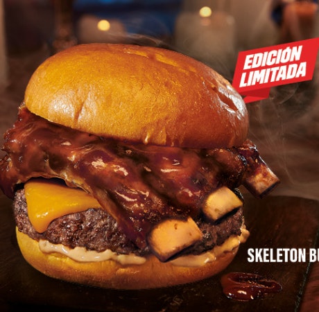 ¡Celebra Halloween con la nueva Skeleton Burger en Foster’s Hollywood!